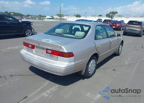 1998 Toyota Camry Le from USA, damaged, VIN 4T1BG22K3WU264714